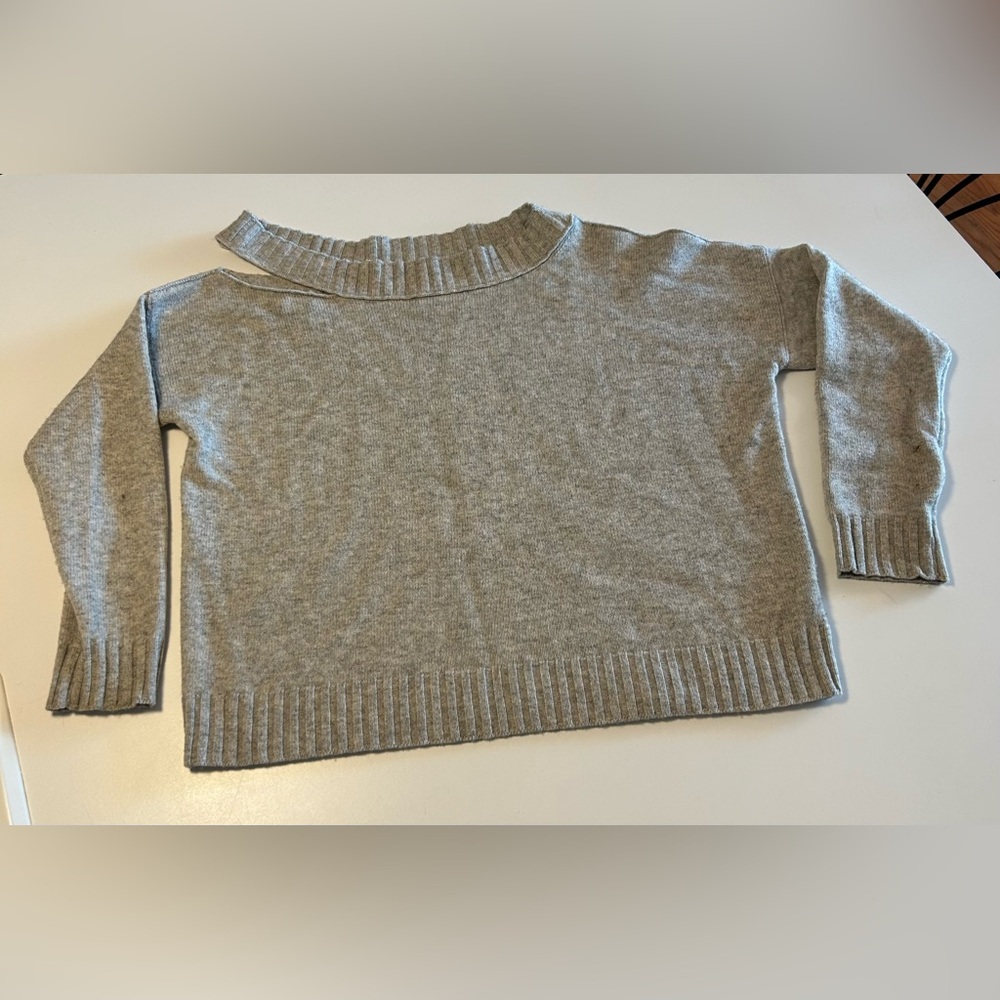 Vince Light Gray Cold Shoulder Cutout Neck Cashmere Sweater, Oversized, Sz L